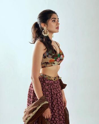 Krithi shetty image