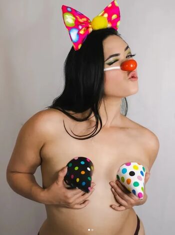 Krystal kurio image