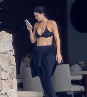 Kylie jenner 1 page 18 image