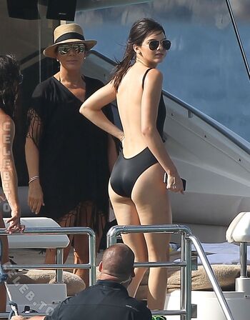 Kylie jenner 1 page 7 image