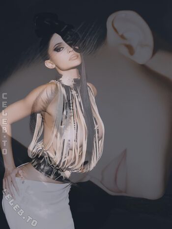 Kylie jenner 1 page 6 image