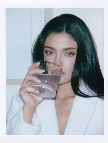 Kylie jenner 1 page 4 image