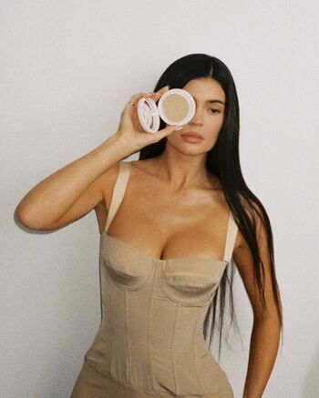 Kylie jenner 1 image