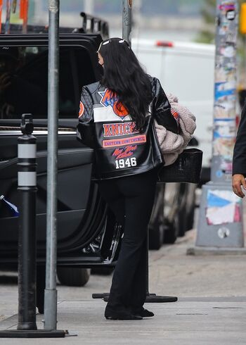 Kylie jenner 1 page 2 image
