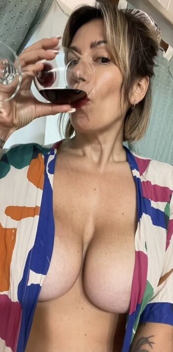 Kylie vero image
