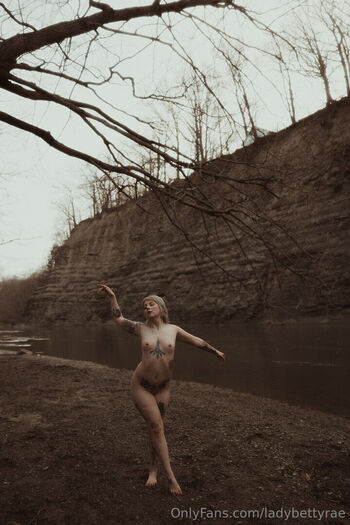 Ladybettyrae image