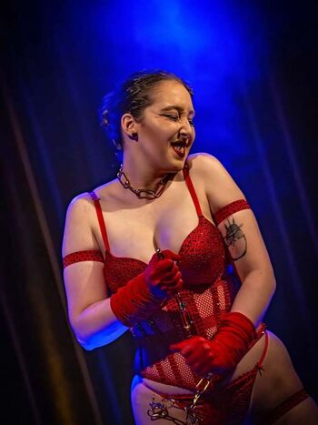 Ladycamilia image