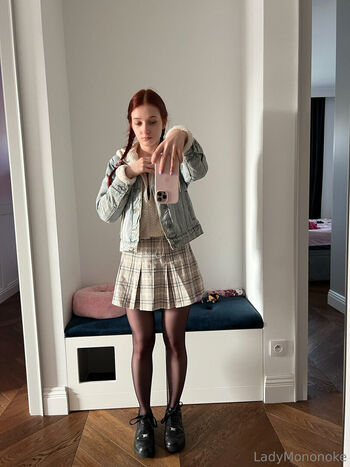 Ladymononokefree image