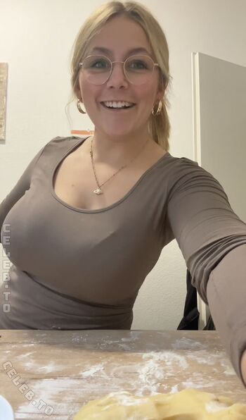 Lara esser image