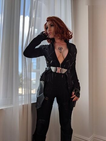 Lara loxley image