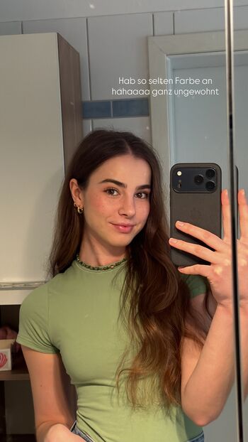 Lara marie kremer image