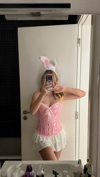 Lara sofia image