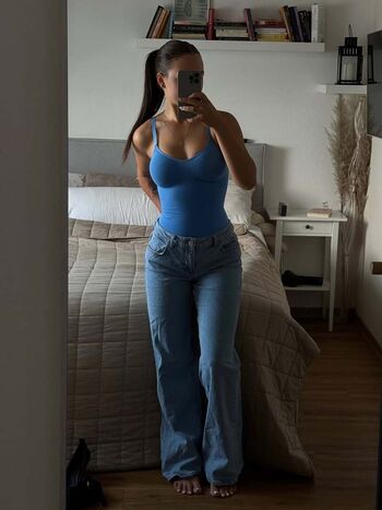Lara stxx image