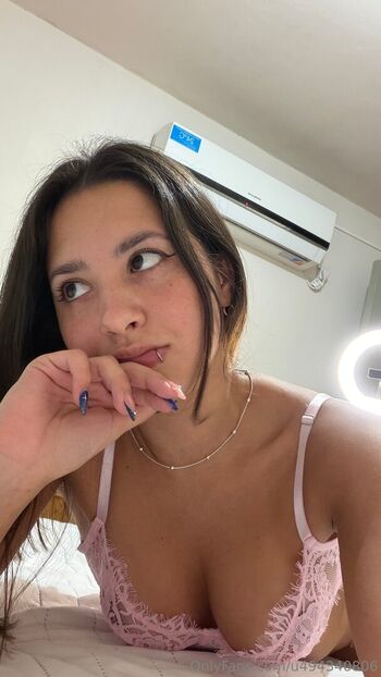Lara tiengo image