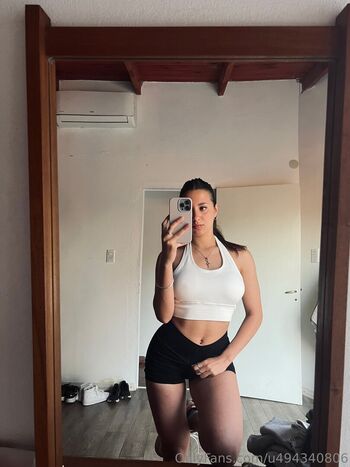 Lara tiengo image