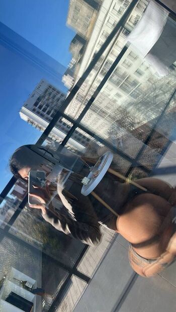 Laraelizabethbb image