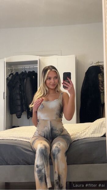 Lararosenfeld image