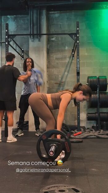 Larissa manoela page 6 image