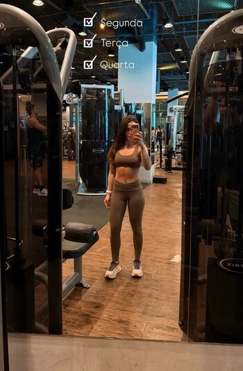 Larissa manoela page 3 image