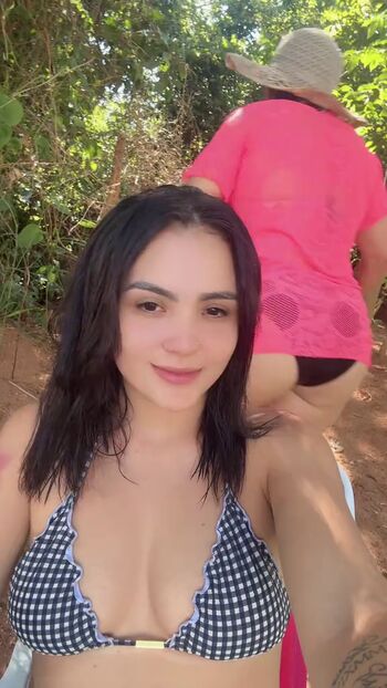 Larissa marques image