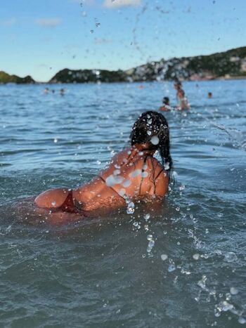 Larissa riquelme page 4 image