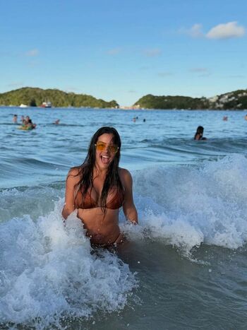 Larissa riquelme page 4 image