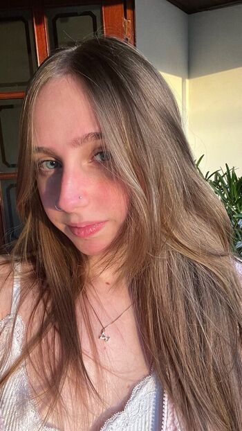 Larissa schinider image