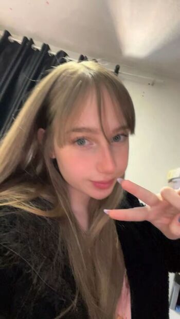 Larissa schinider image