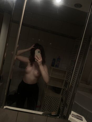 Larissaxadventures image