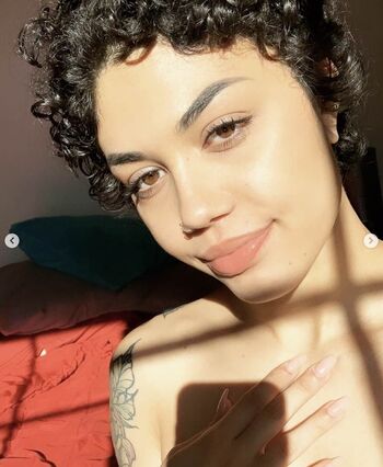 Latina twerking image