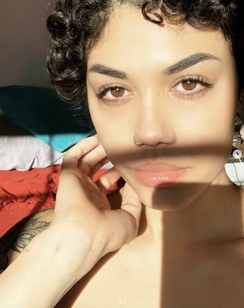 Latina twerking image