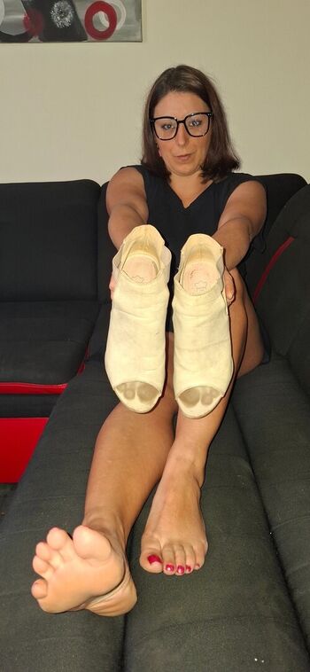 Latinafeet386 image