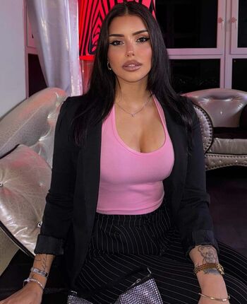 Laura anna image