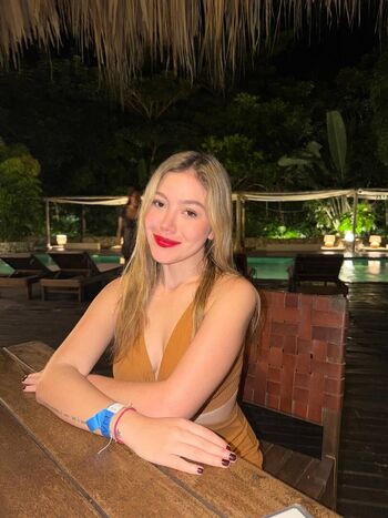 Laura camila vargas image