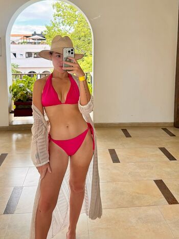 Laura camila vargas image