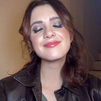 Laura marano image