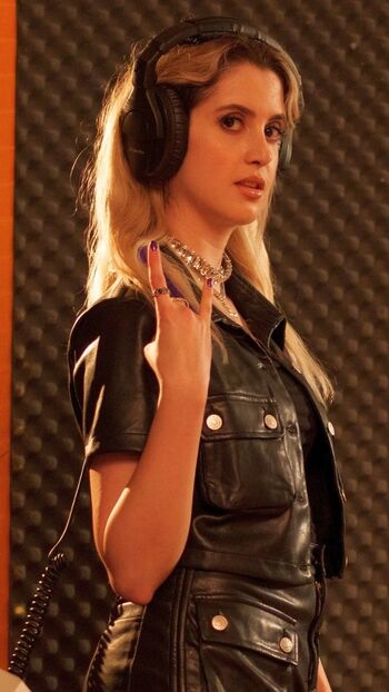 Laura marano image