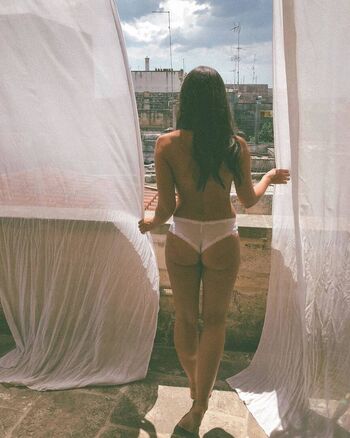 Laura mitchell image