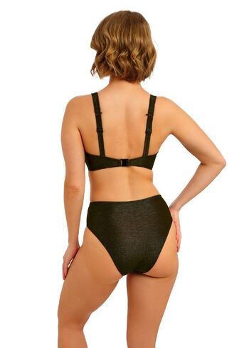 Laura oganessian image