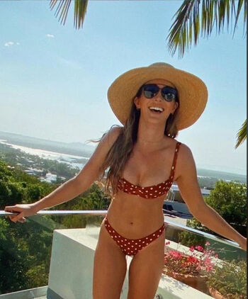 Laura robson page 2 image