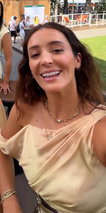 Laura robson image