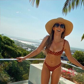 Laura robson image