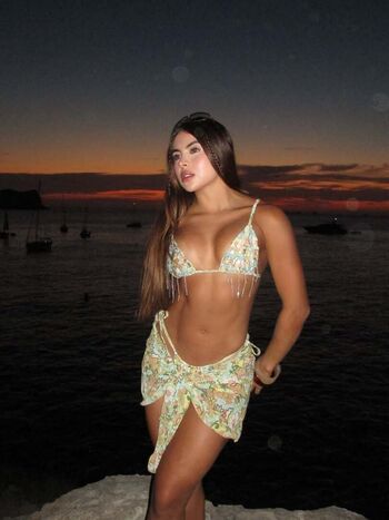 Laura sanchez image