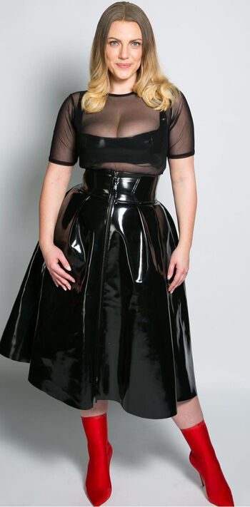 Lauracurvemodel image