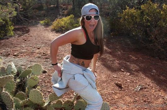 Laurakelly page 2 image