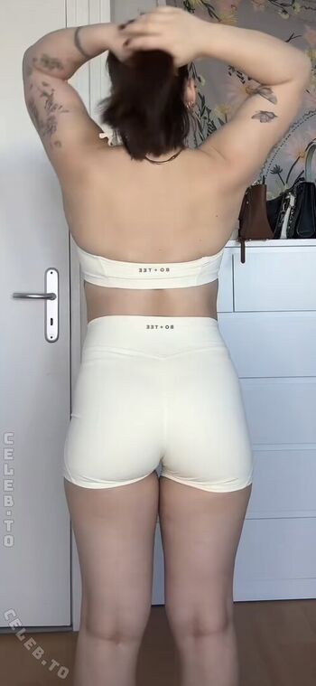 Laurassoberlife image