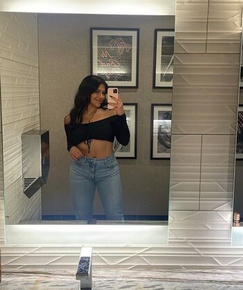 Lauren alyssa image