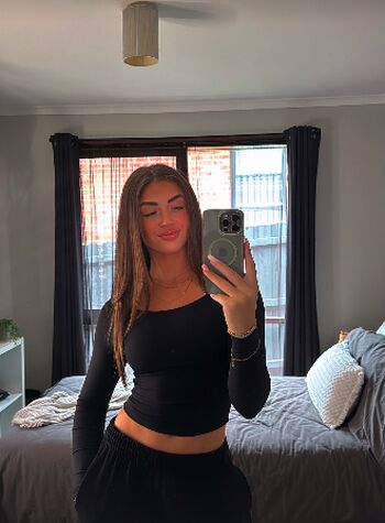 Lauren calandriello image
