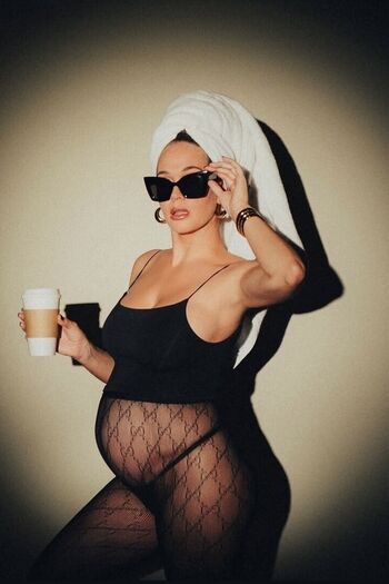 Lauren compton image