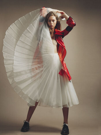 Lauren de graaf image